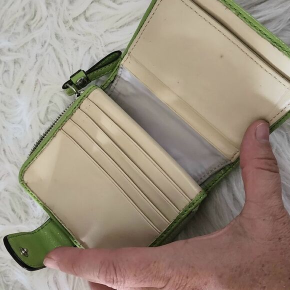 Coach wallet snap closure - Picture 4 of 8